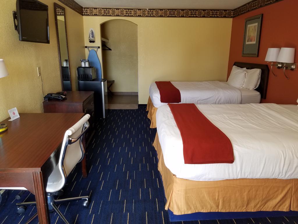 Country Inn Sterling Buitenkant foto