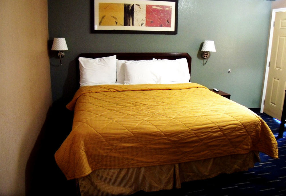 Country Inn Sterling Buitenkant foto